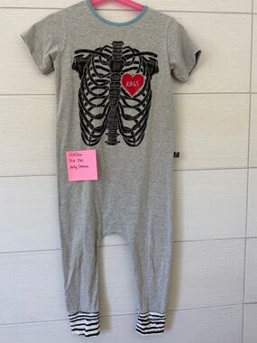 Kids Grey Skeleton Rib Print One-Piece Bodysuit with Red Heart